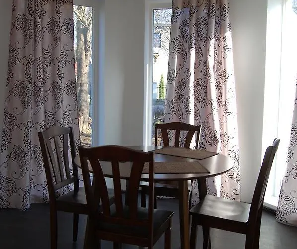 招待所 Kaunis 塔林